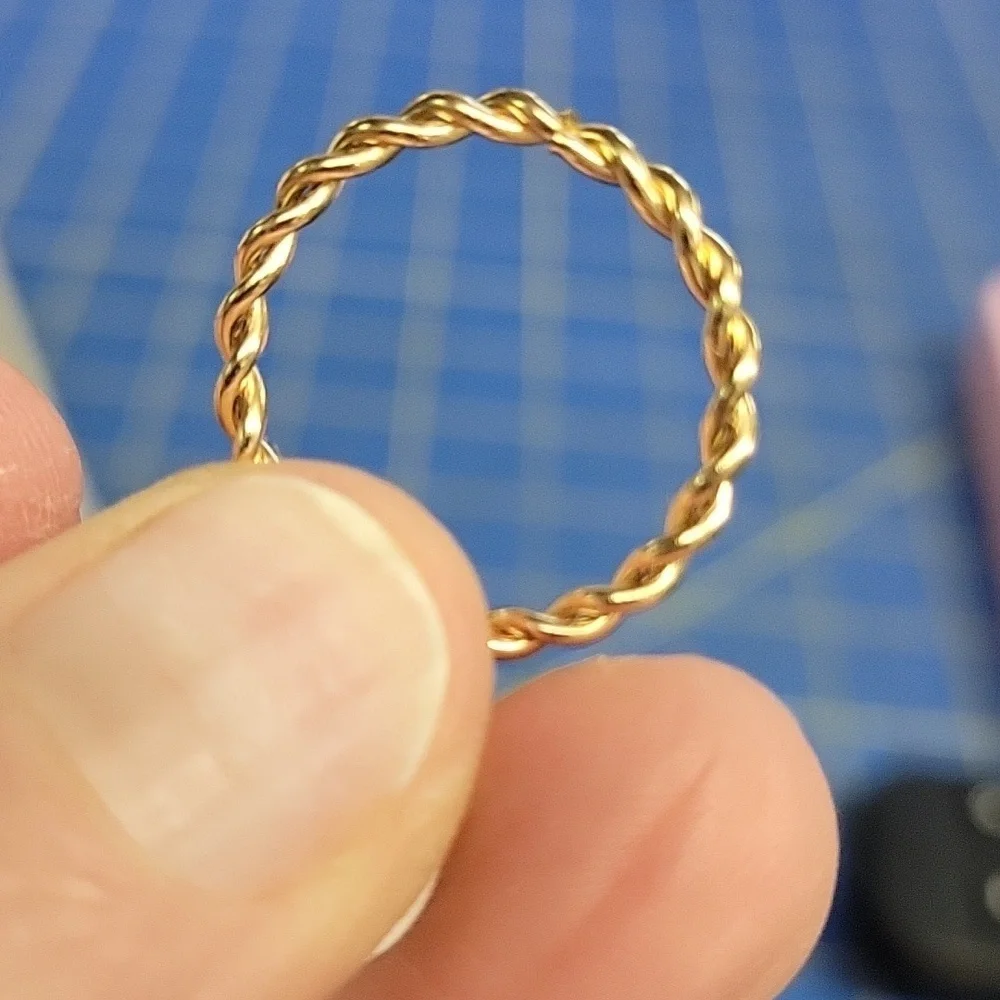 Rope Gold Tone Ring Size 8